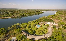 Azambezi River Lodge